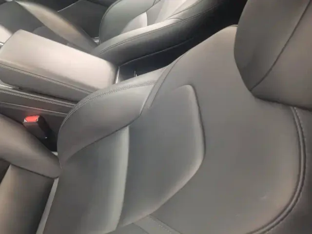 Tesla Model Y — Фото автомобиля 9