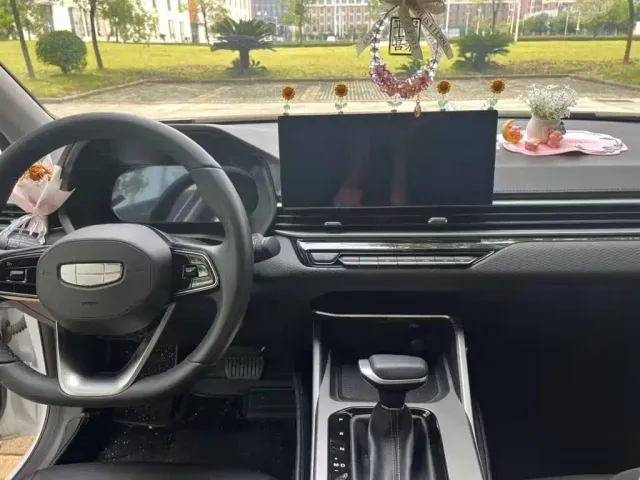 Geely Emgrand — Фото автомобиля 6
