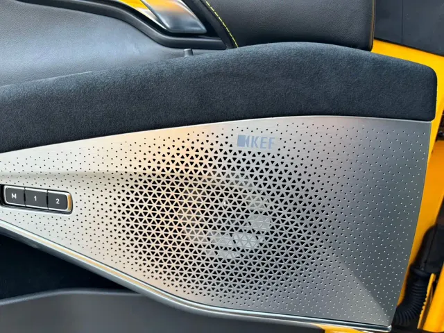 Lotus Emira — Фото автомобиля 10