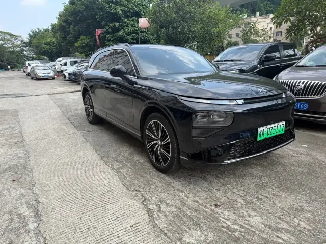Xpeng G9 — Фото автомобиля 3