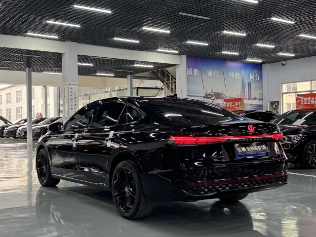 Volkswagen Passat — Фото автомобиля 7