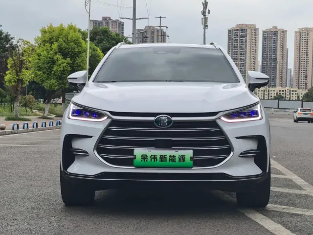 BYD Tang — Фото автомобиля 2