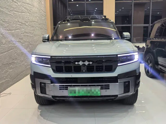BYD FangChengBao Leopard 8 — Фото автомобиля 2