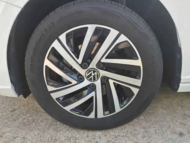 Volkswagen Lavida — Фото автомобиля 22