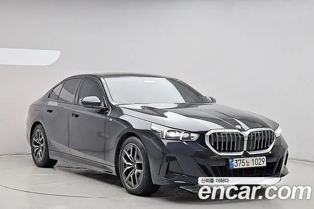 BMW 5 Series G60 — Фото автомобиля 3