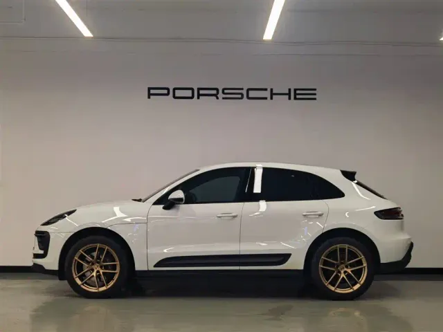 Porsche Macan — Фото автомобиля 12