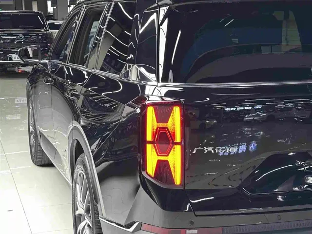 GAC Trumpchi GS8 — Фото автомобиля 7