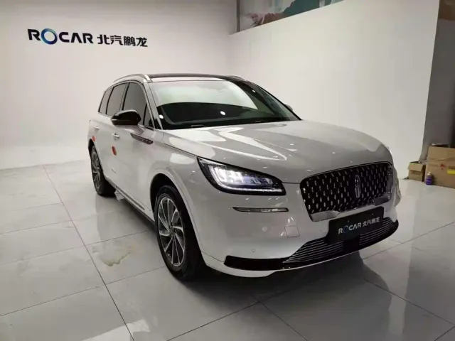 Lincoln Adventurer NEV — Фото автомобиля 16