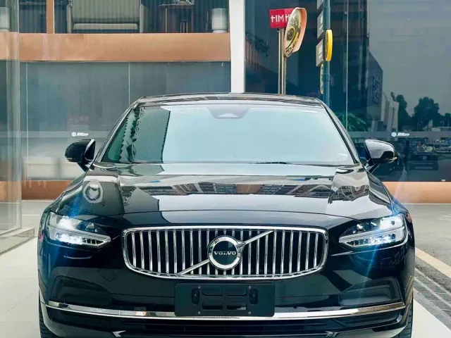Volvo S90 — Фото автомобиля 2