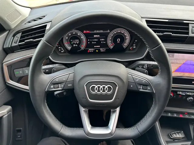 Audi Q3 — Фото автомобиля 5