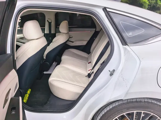 BYD Qin L — Фото автомобиля 5