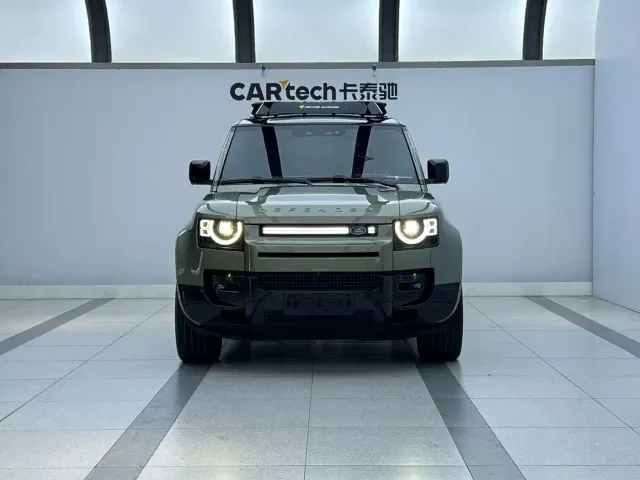 Land Rover Defender — Фото автомобиля 2