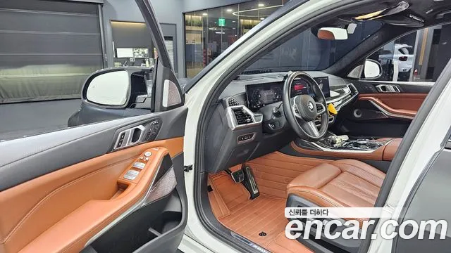 BMW X7 M60i xDrive M Sport 6 мест — Фото автомобиля 10