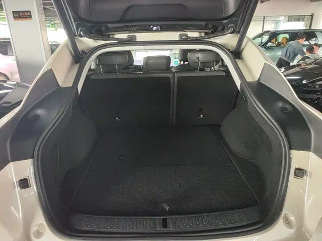 IM Motors LS6 — Фото автомобиля 18