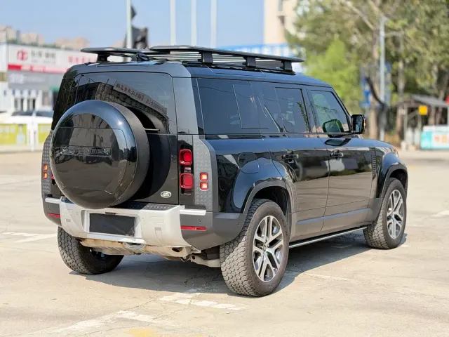 Land Rover Defender — Фото автомобиля 7