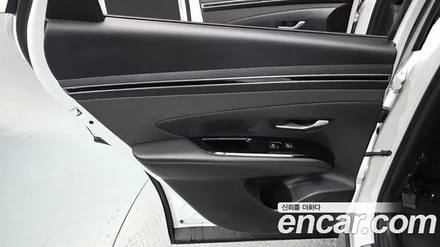 Hyundai Tucson Tucson (NX4) Дизель 2.0 4WD — Фото автомобиля 20