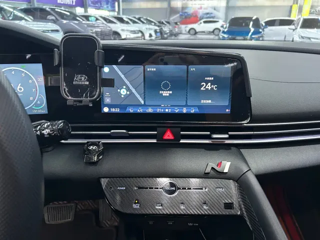 Hyundai Elantra — Фото автомобиля 11