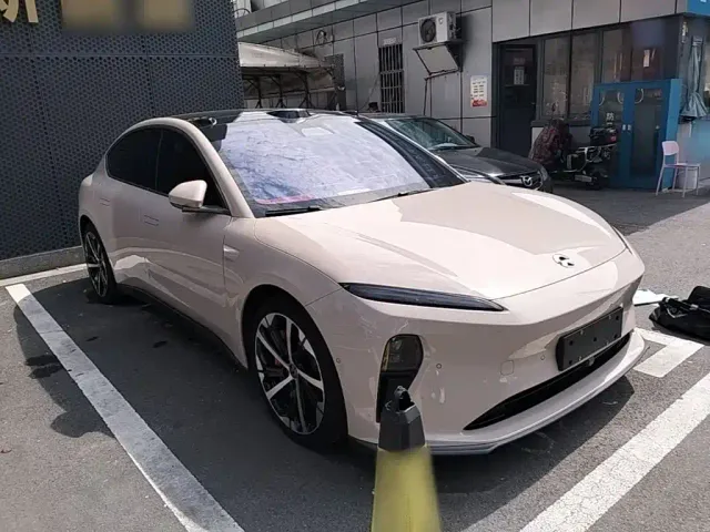 Nio ET5 — Фото автомобиля 3