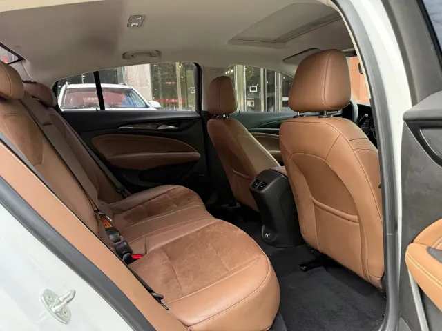 Buick Regal — Фото автомобиля 13