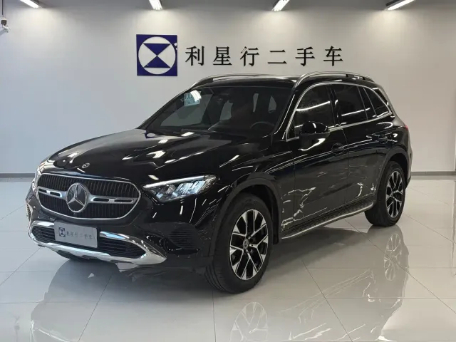Фотография автомобиля — Mercedes-Benz GLC-Class