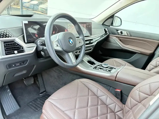 BMW BMW X5 2023 xDrive 30Li Premium M Sport Package — Фото автомобиля 4