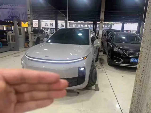 Фотография автомобиля — Li Auto L6