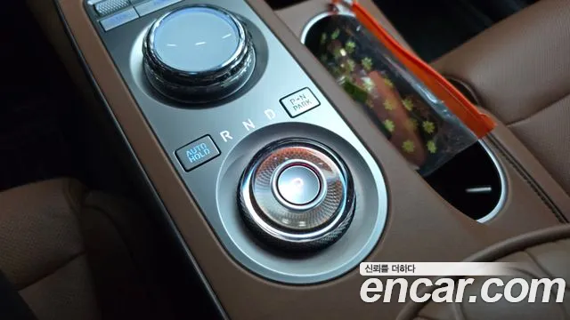 Genesis GV70 — Фото автомобиля 9