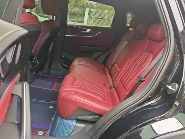Hongqi HS5 — Фото автомобиля 16