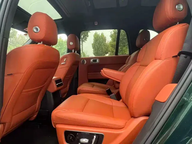 Li Auto L8 — Фото автомобиля 5
