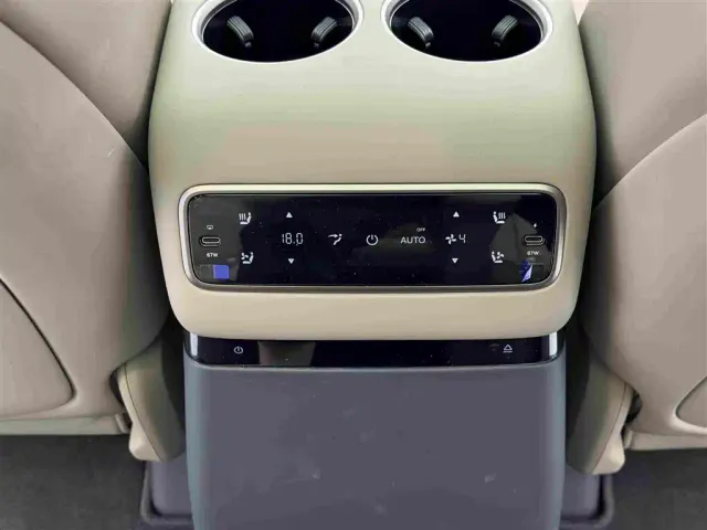 Li Auto MEGA — Фото автомобиля 14
