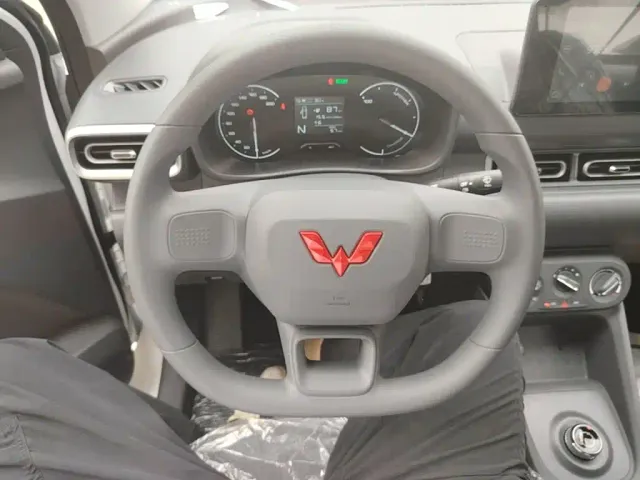 Wuling Hongguang — Фото автомобиля 10