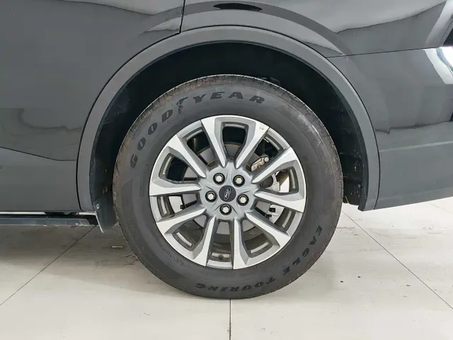 Ford Edge — Фото автомобиля 13