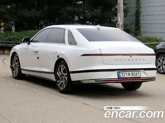 Hyundai Grandeur Grandeur (GN7) 2.5 Бензин 2WD — Фото автомобиля 3