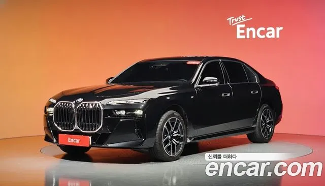 Фотография автомобиля — BMW 7 Series G70
