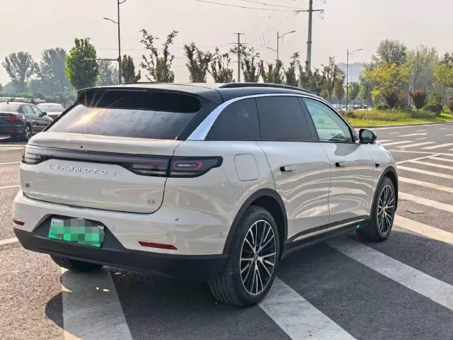 Leapmotor C11 — Фото автомобиля 7