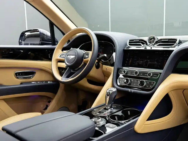 Bentley Bentayga — Фото автомобиля 16
