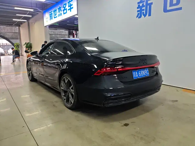 Audi A7L — Фото автомобиля 9