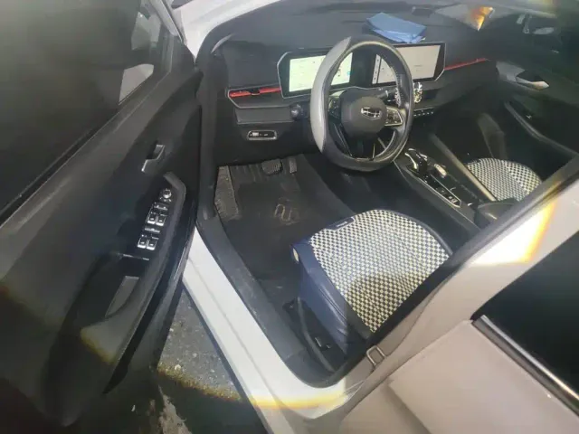 Geely Binrui — Фото автомобиля 17