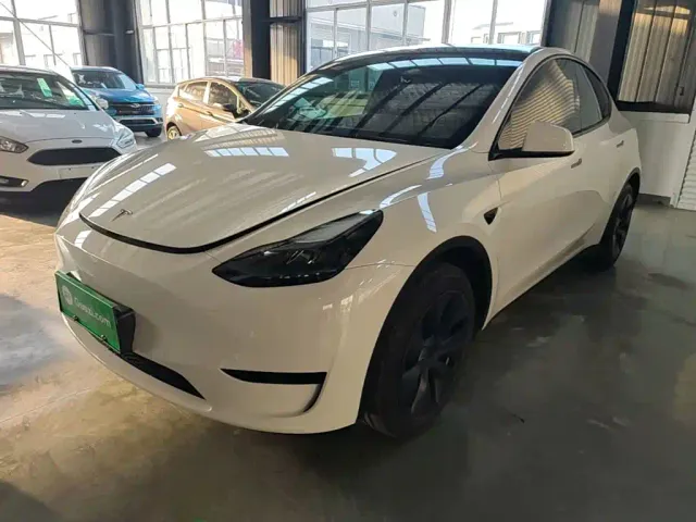 Фотография автомобиля — Tesla Model Y