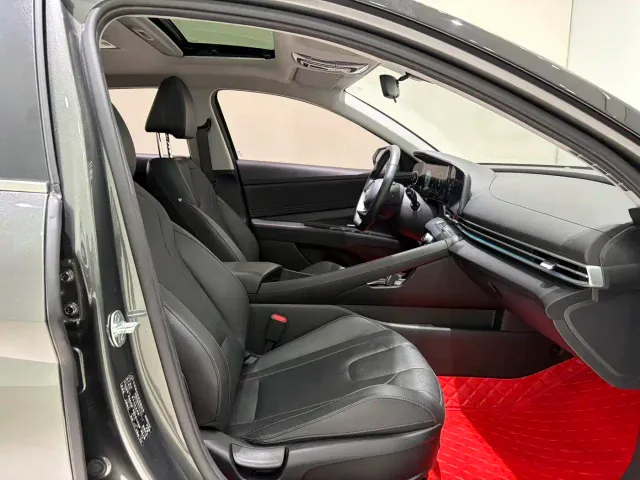 Hyundai Elantra — Фото автомобиля 11