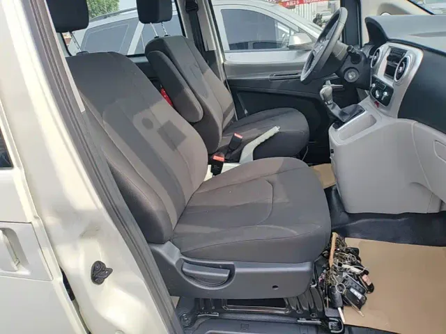 JAC Refine M3 — Фото автомобиля 24