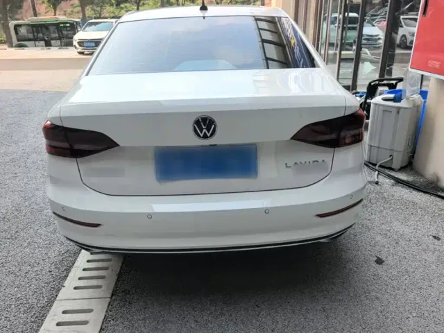 Volkswagen Lavida — Фото автомобиля 5