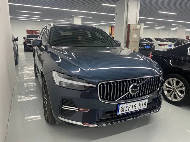 Volvo XC60 — Фото автомобиля 2