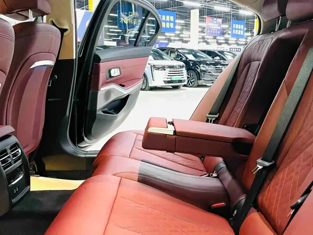 BMW i3 — Фото автомобиля 6