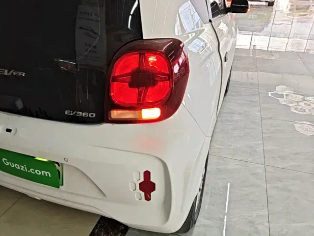 Roewe Clever — Фото автомобиля 7
