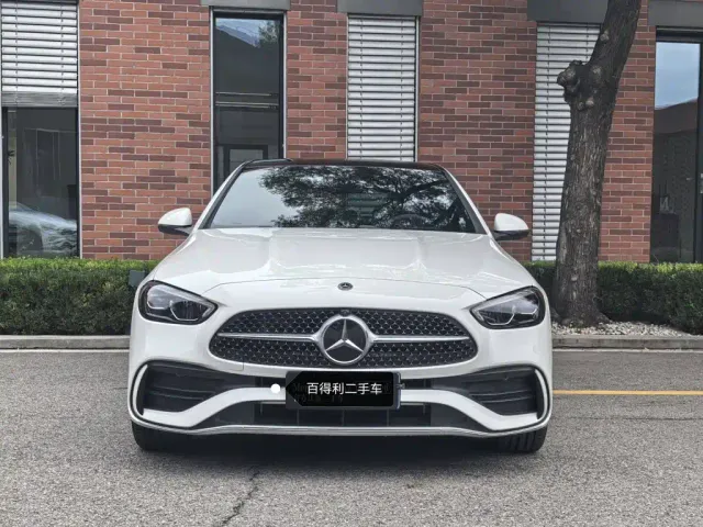 Mercedes-Benz C-Class — Фото автомобиля 2