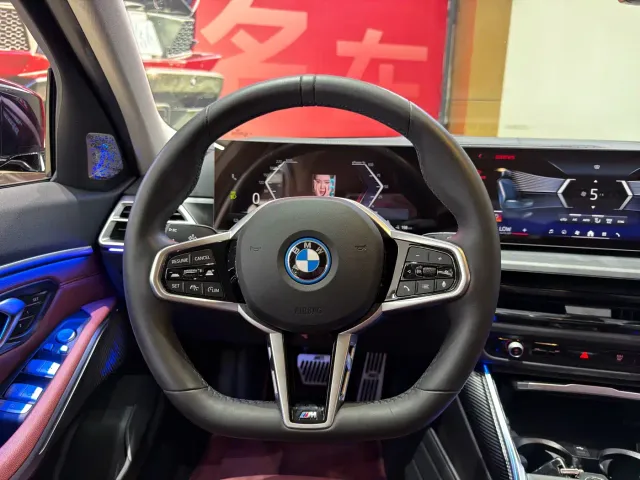 BMW i3 — Фото автомобиля 11
