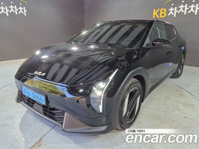 Kia EV4 — Фото автомобиля 3