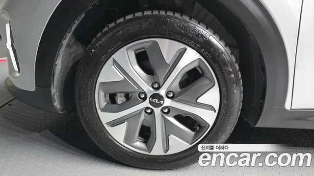 Kia Niro — Фото автомобиля 5