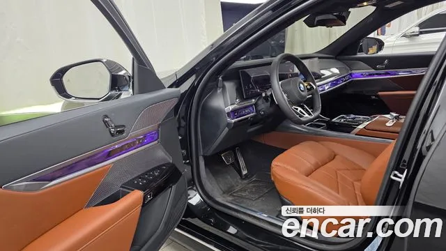 BMW 7-Series 7 серия (G70) 740i xDrive M Sport — Фото автомобиля 10